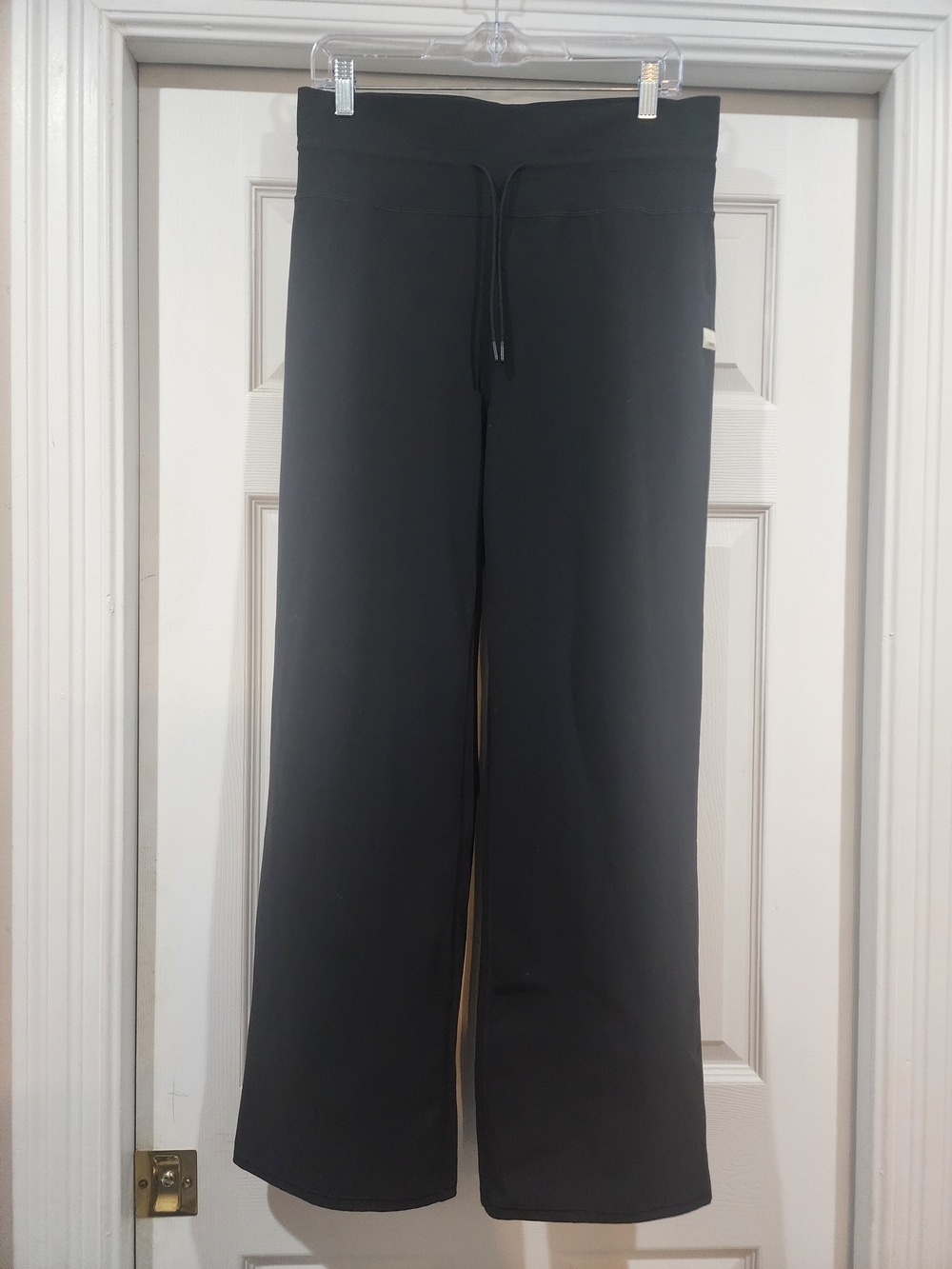 Vuori Black Wide-Leg Drawstring Pants - Picture 2 of 10